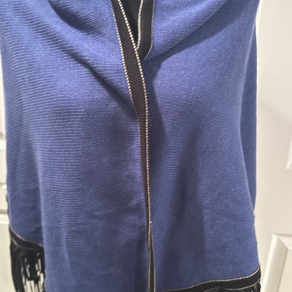 Gorgeous cape new with tags - Picture 2 of 5